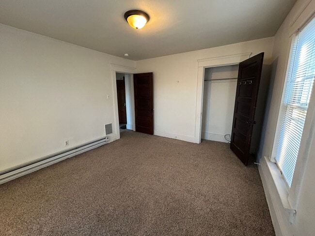 Building Photo - col123