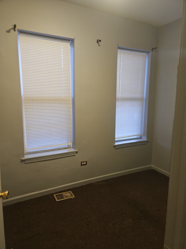 3rd bedroom - 11827 S Sangamon St