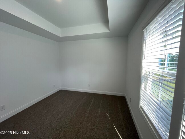 Building Photo - 637 Watauga Ln