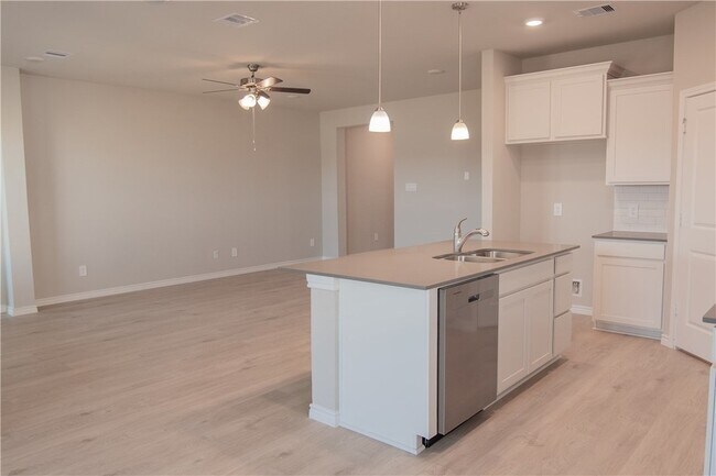 Building Photo - 6117 Eldora Dr