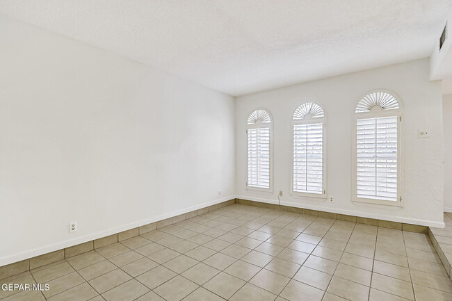 Building Photo - 1742 Pico Alto Dr
