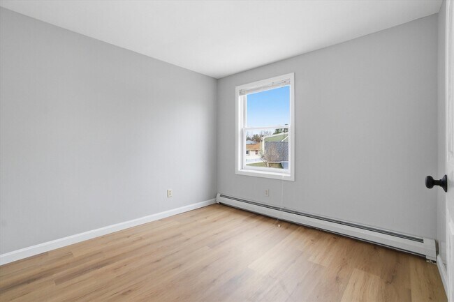 Building Photo - 14 Plummer Rd