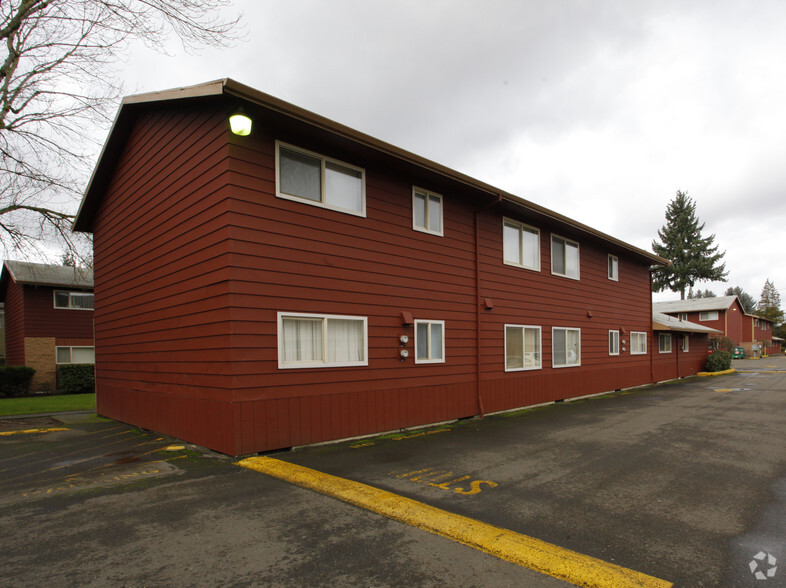 Building Photo - Townhouse Apartments