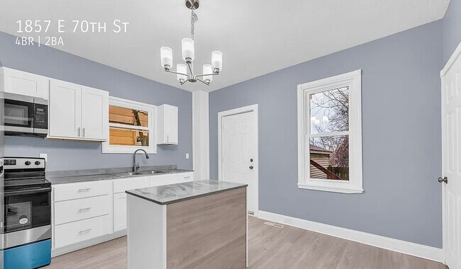 Building Photo - 1857 E 70th St