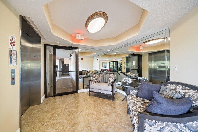 Building Photo - 243 Bay Colony Dr N