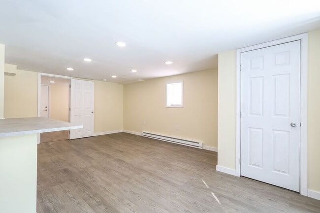 Building Photo - 419 W Jefferson St