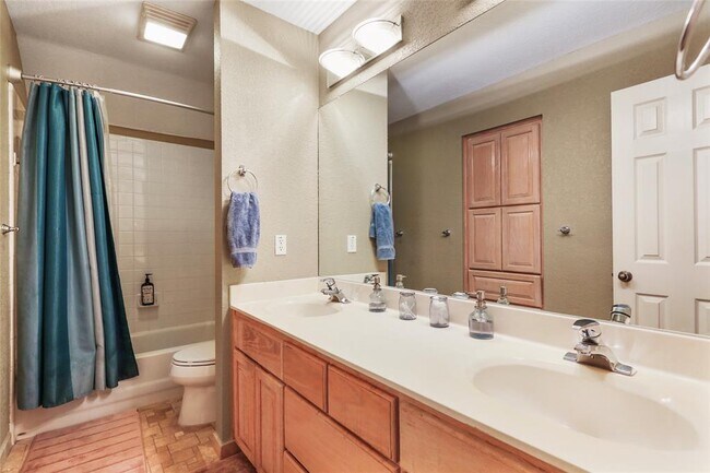 Building Photo - 5609 Painted Valley Dr