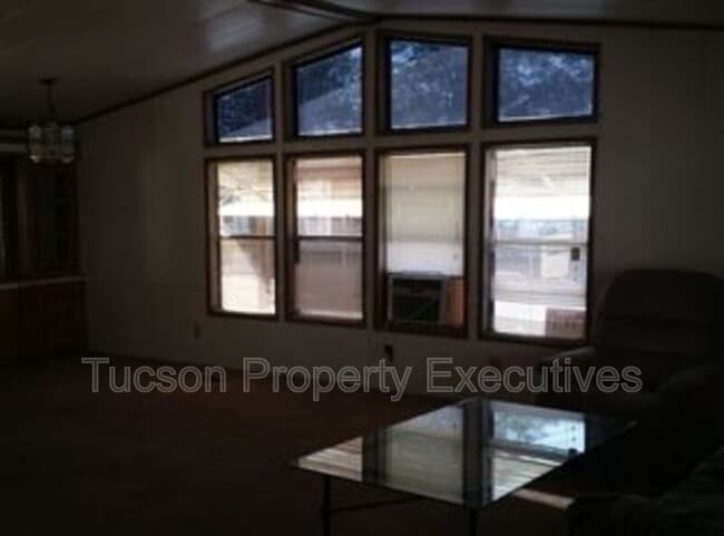 Building Photo - 3350 N Chapel Ave