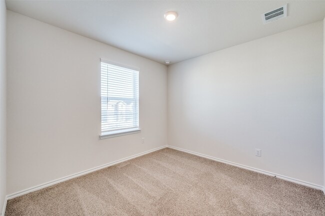 Building Photo - 7024 Vining Dr