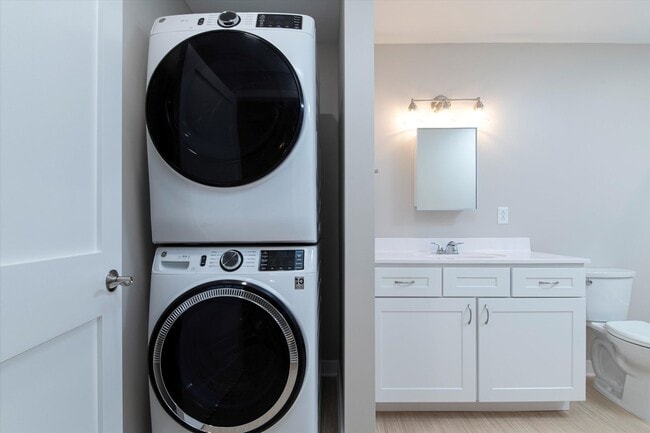 Building Photo - Putnam Block Winslow – One-Bedroom $1,900 ...