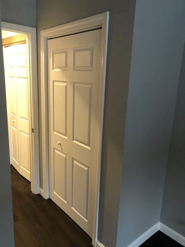 Building Photo - 350 US-7