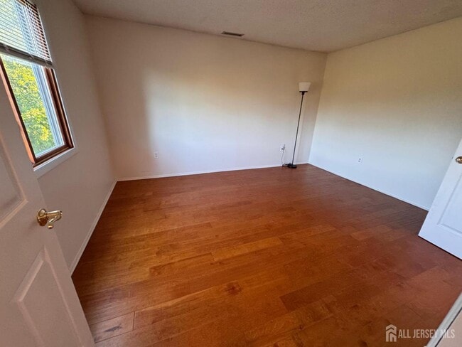 Building Photo - 815 Aspen Dr