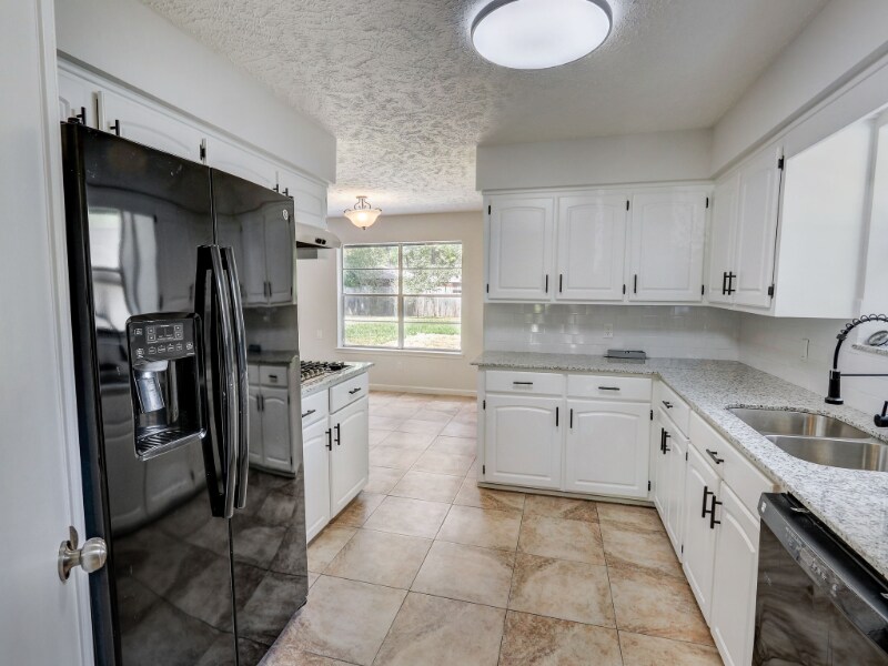 Building Photo - 1951 Round Spring Dr