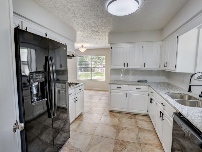 Building Photo - 1951 Round Spring Dr