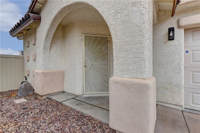 Building Photo - 1052 Coronado Peak Ave