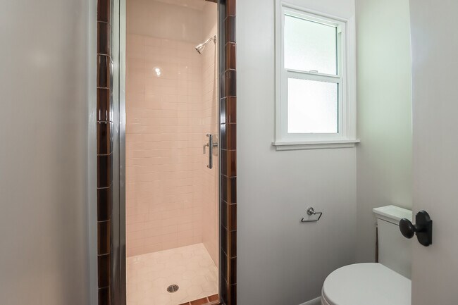 Building Photo - 19616 Victory Blvd