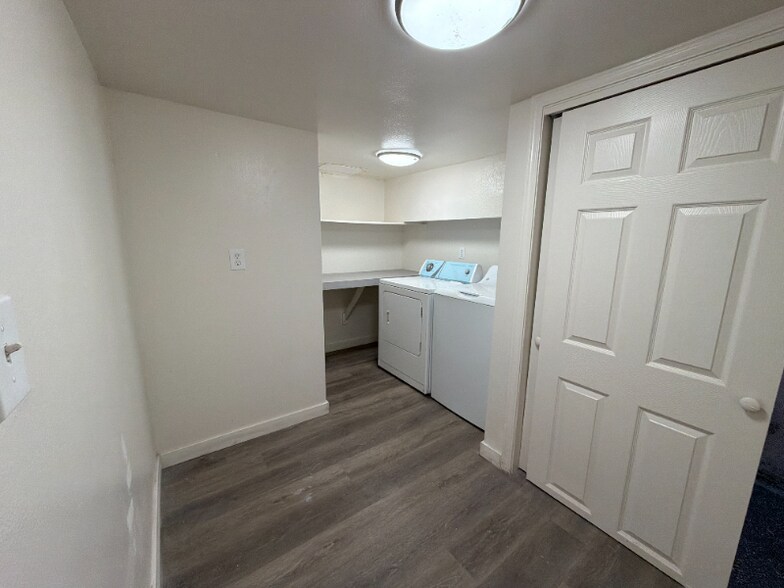 Building Photo - 1123 14th Ave