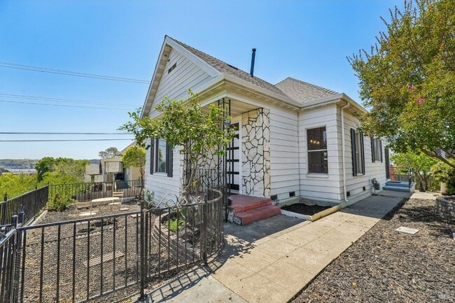 Building Photo - 517 Branciforte St