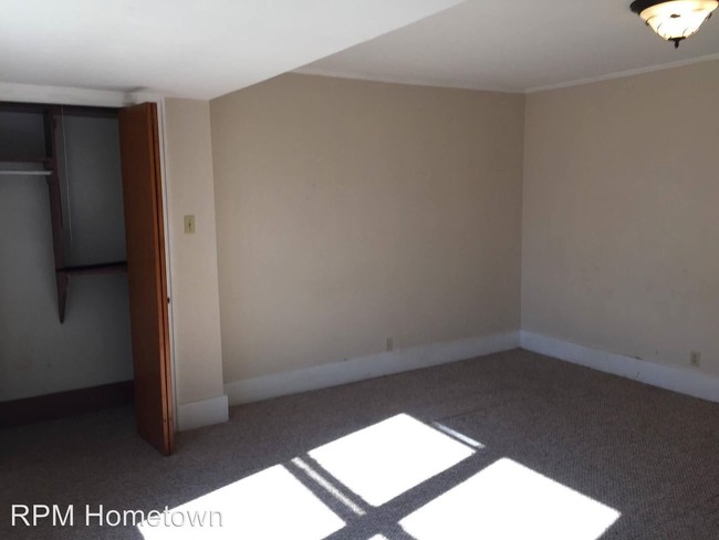 Building Photo - 3 br, 2 bath House - 1308 West St. Louis