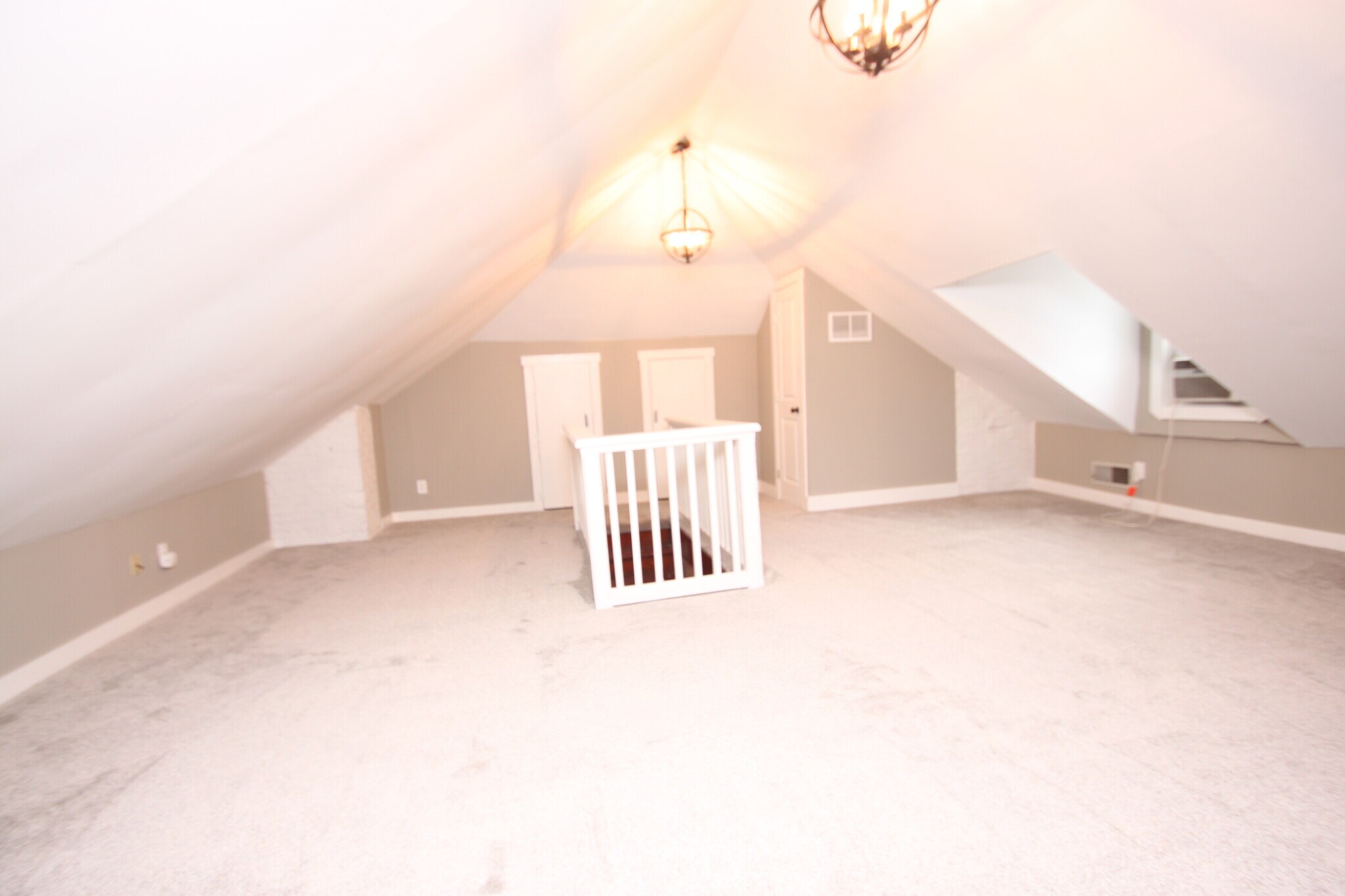 Enormous Bedroom! - 239 E Whittier St