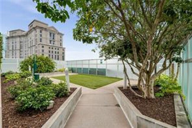 Building Photo - Furnished Luxury Buckhead Condo - Walk to EVERYTHING