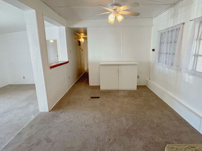 Building Photo - 5709 W Rocking Cir St