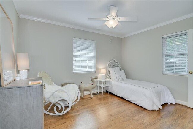 Building Photo - Beautiful West Augusta Ranch