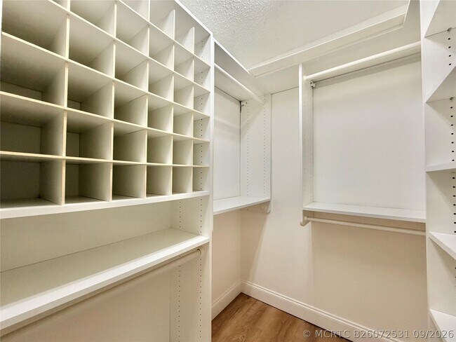 Building Photo - 9587 Weldon Cir