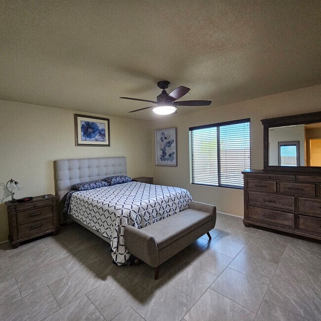 Building Photo - 4174 S Sunflower Dr