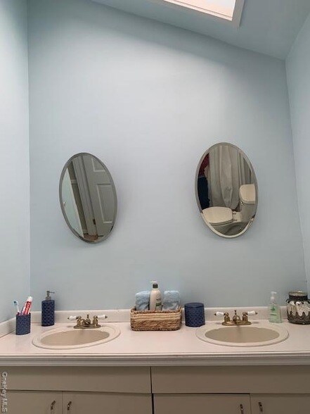 Building Photo - 42 Towd Point Rd