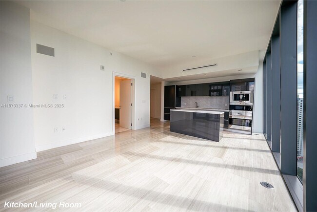 Building Photo - 1451 Brickell Ave