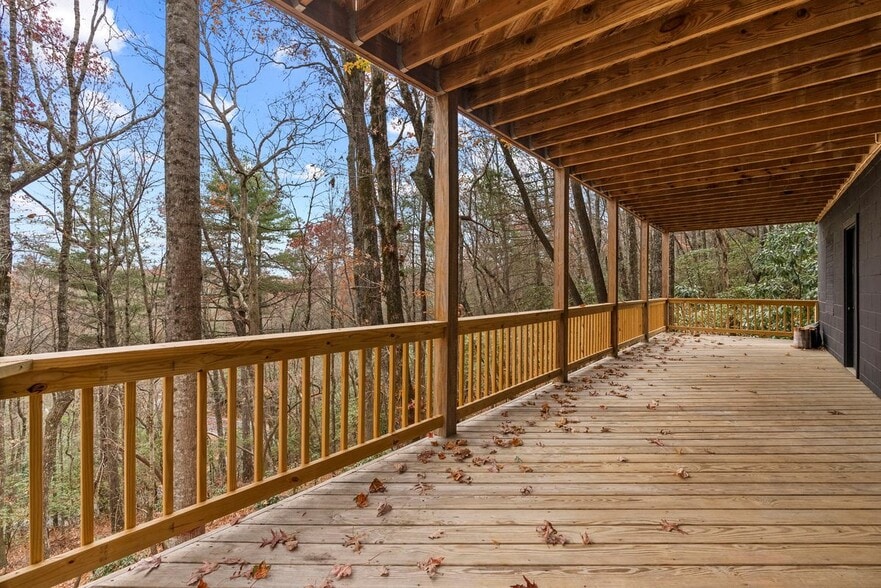 Building Photo - 26 One Blf Ln