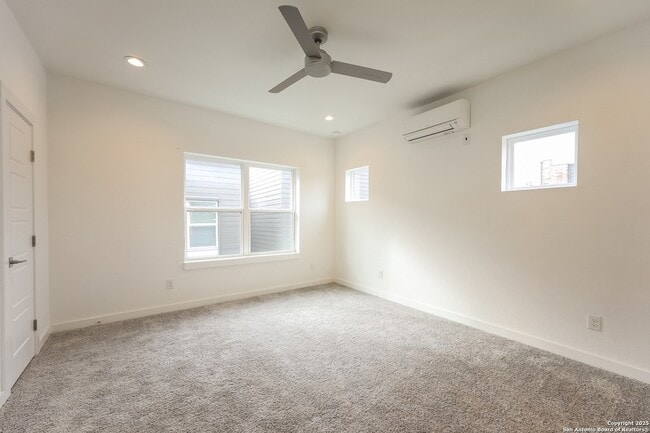 Building Photo - 210 W Poplar St