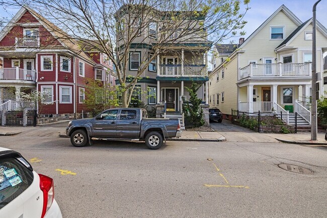 Building Photo - 28 Edison Green