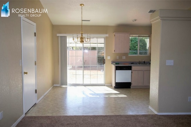 Building Photo - 3912 N Taylor Dr