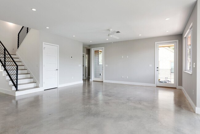 Building Photo - 3107 Walling Dr