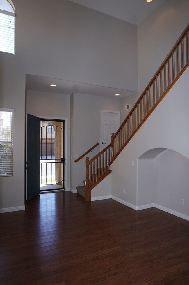 Building Photo - Beautiful Four Bedroom Home in Mountain`s Edge.