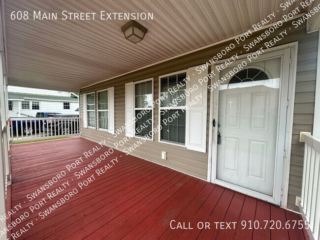 Building Photo - 608 Main St Ext