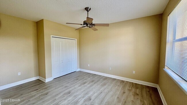 Building Photo - 115 Riverview Bend S