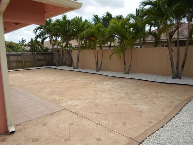 Building Photo - 7772 NW 200th Ln