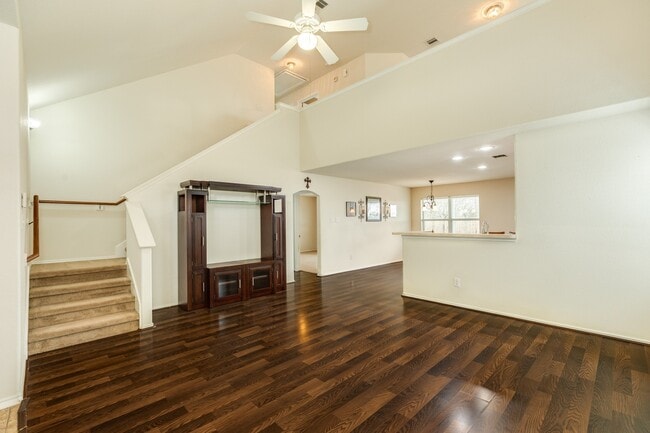 Building Photo - 999 Brady Ln