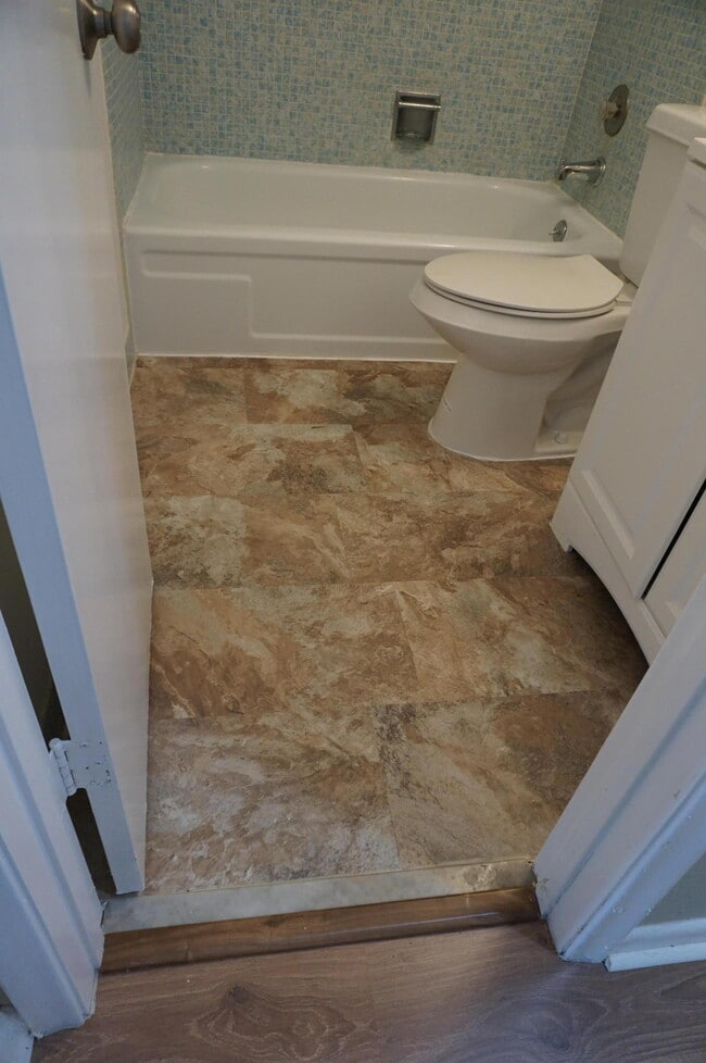 Building Photo - 293 Windsor M