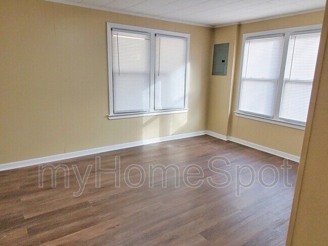 Building Photo - 8407 Whitmire Dr