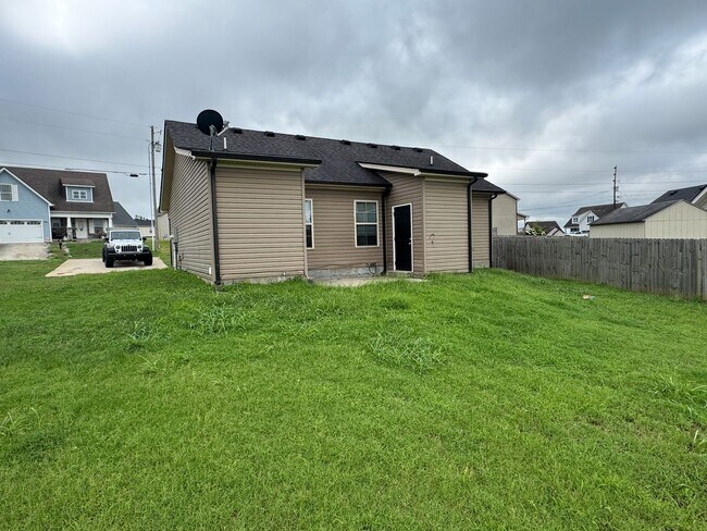 Building Photo - 1503 Gambill Wood Dr
