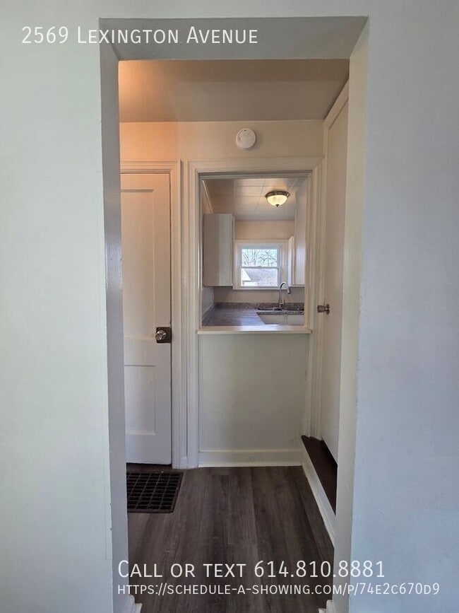 Building Photo - 2569 Lexington Ave