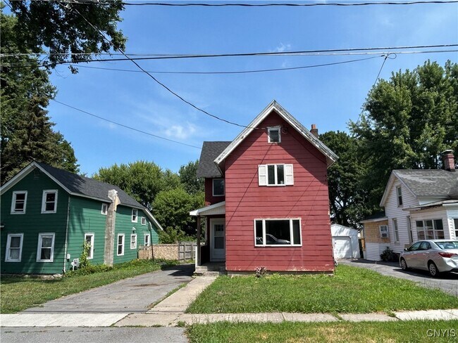 Primary Photo - 1029 Gill St