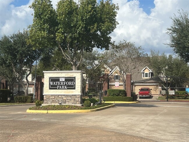 Building Photo - 3803 Waterford Bend