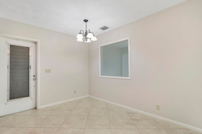 Building Photo - 743 Ibis Way