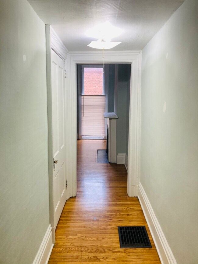 Front hallway - 623 Oak St
