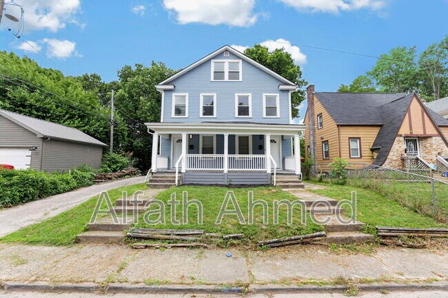 Building Photo - 1770 Kent St